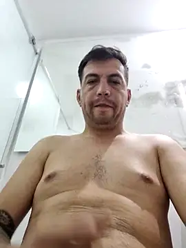 Snapshot of reyarturs13 chatting on 03.18.25 reyarturs13 online show from 03.18.25