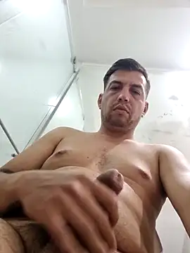 Snapshot of reyarturs13 chatting on 03.19.25 reyarturs13 online show from 03.19.25