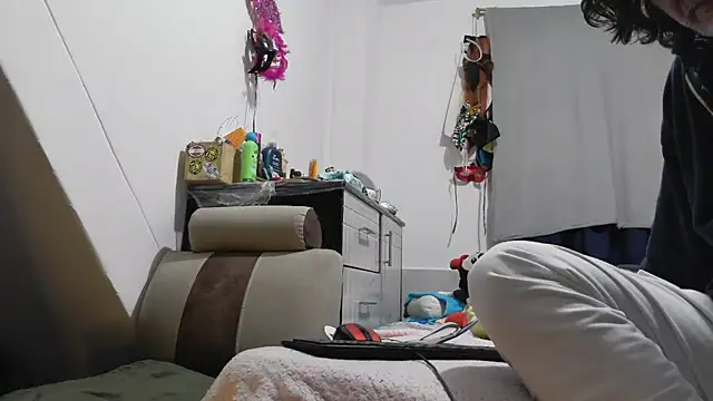 jeans and emma online show from 01.11.26