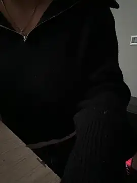 Loveblackzilla online show from 02.16.25