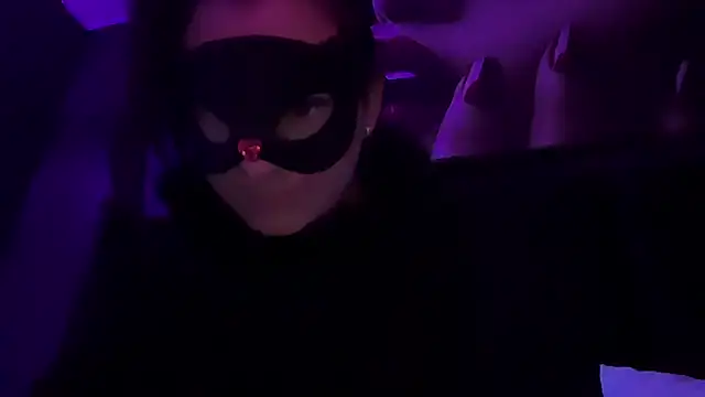 Loveblackzilla online show from 02.28.25