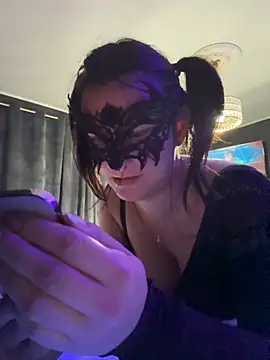 Loveblackzilla online show from 10.04.25