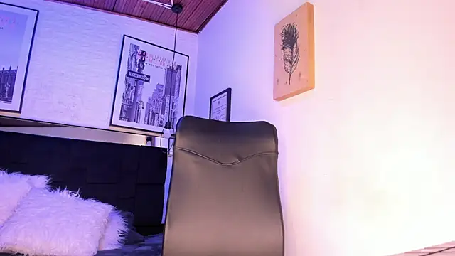 tylla  online show from 12.20.25