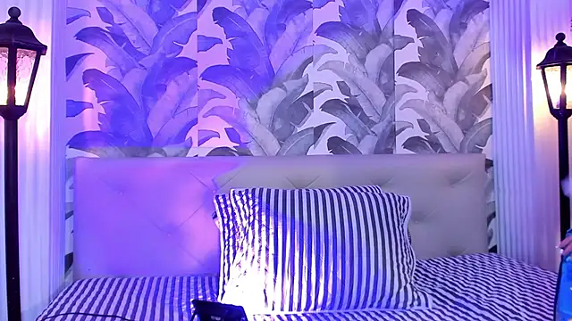 Snapshot of Sami_Evanns chatting on 10.24.25 Sami Evanns online show from 10.24.25