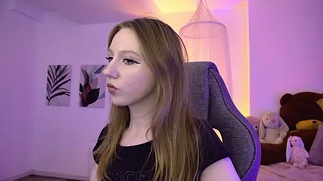 Snapshot of DariaTate chatting on 03.08.26 DariaTate online show from 03.08.26