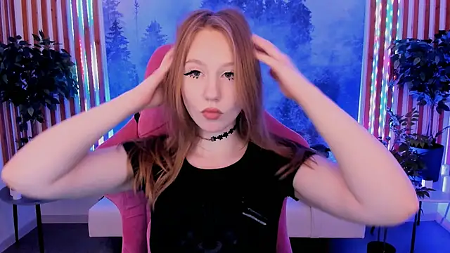 Snapshot of DariaTate chatting on 04.03.26 DariaTate online show from 04.03.26