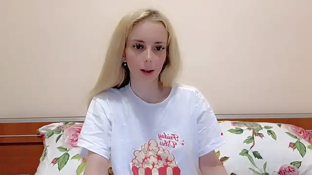 ChristiHanson online show from 04.11.26