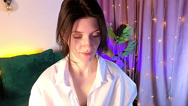 roxy riot  online show from 02.14.25