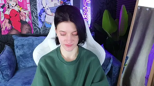 roxy riot  online show from 02.20.25