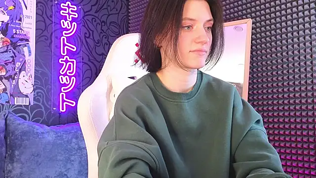 roxy riot  online show from 02.26.25