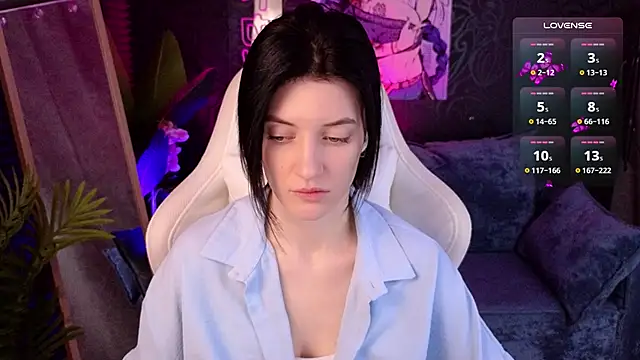 roxy riot  online show from 11.18.25