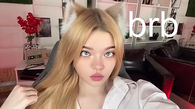 Snapshot of AdeleCartier chatting on 02.27.25 AdeleCartier online show from 02.27.25