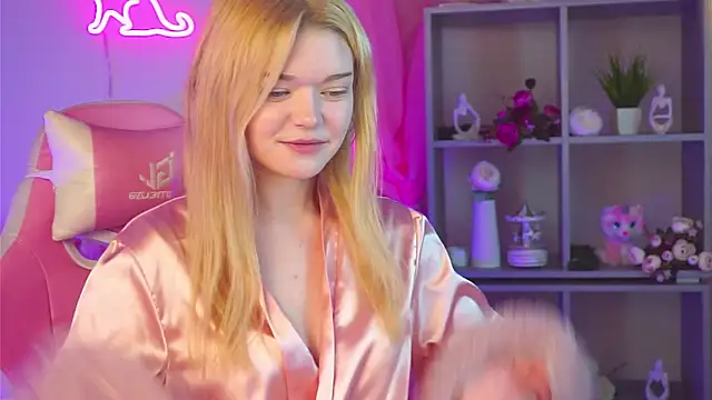 Snapshot of AdeleCartier chatting on 03.23.25 AdeleCartier online show from 03.23.25