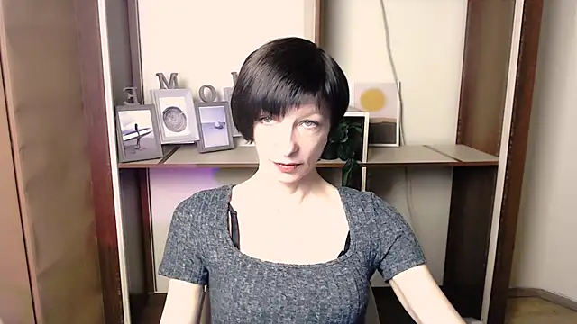  AngeliaFlow  online show from 11.14.25