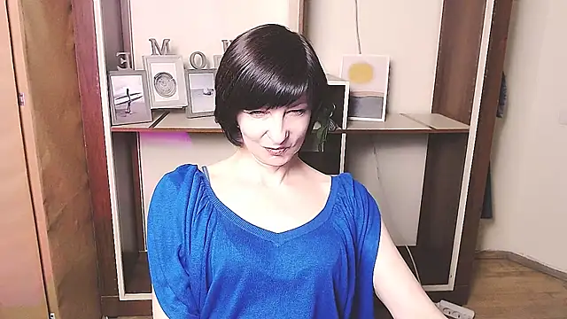 Snapshot of _AngeliaFlow_ chatting on 04.21.26 AngeliaFlow online show from 04.21.26