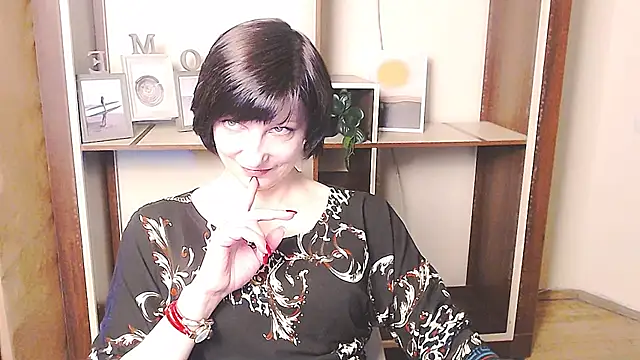 Snapshot of _AngeliaFlow_ chatting on 04.24.26 AngeliaFlow online show from 04.24.26