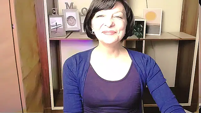 Snapshot of _AngeliaFlow_ chatting on 04.28.26 AngeliaFlow online show from 04.28.26