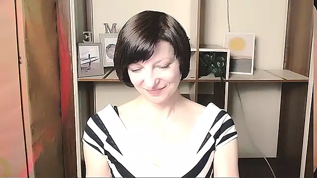 Snapshot of _AngeliaFlow_ chatting on 04.30.26 AngeliaFlow online show from 04.30.26