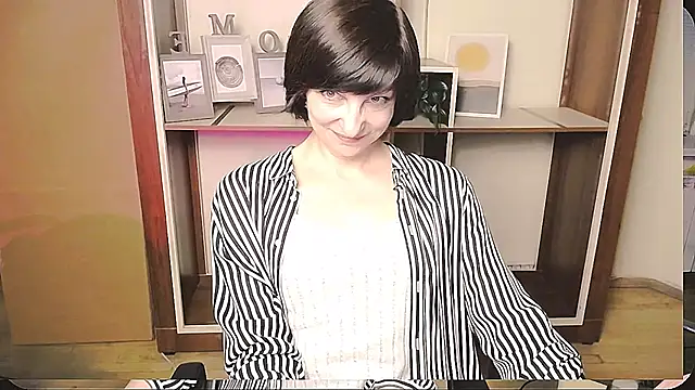 Snapshot of _AngeliaFlow_ chatting on 05.08.26 AngeliaFlow online show from 05.08.26