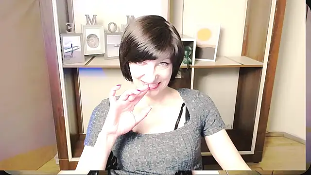 Snapshot of _AngeliaFlow_ chatting on 05.19.26 AngeliaFlow online show from 05.19.26