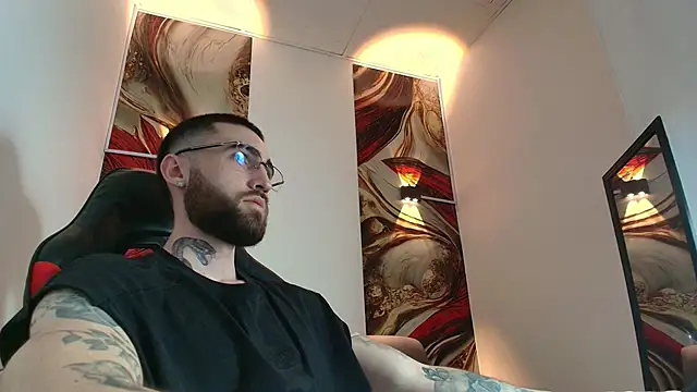 Luke davis01 online show from 10.02.25