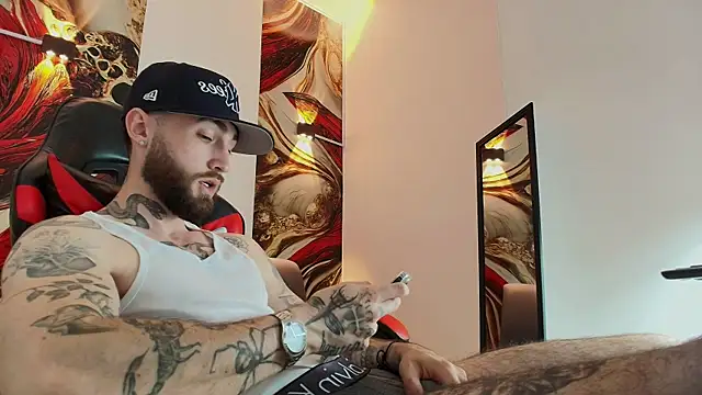 Luke davis01 online show from 11.04.25