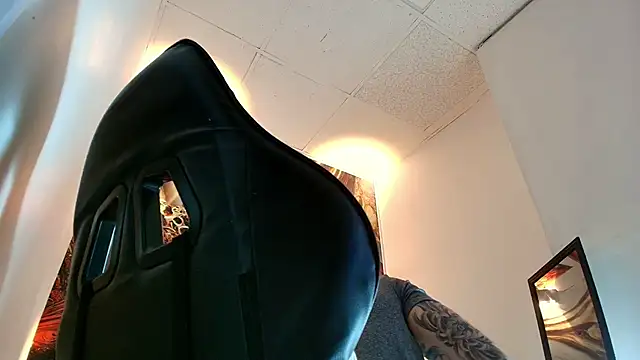 Luke davis01 online show from 04.16.26