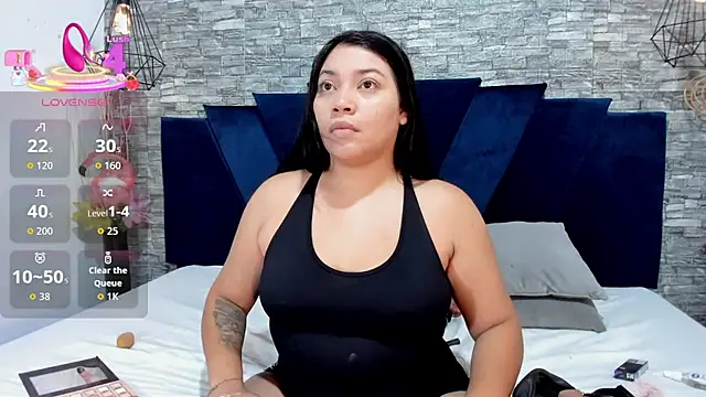 Sophia Brunett online show from 09.17.25