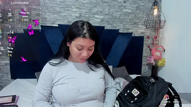 Sophia Brunett online show from 10.09.25