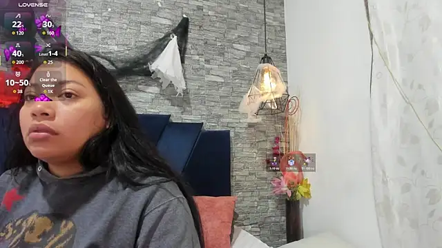 Sophia Brunett online show from 10.22.25