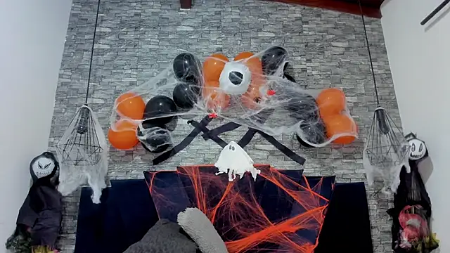 Sophia Brunett online show from 10.26.25