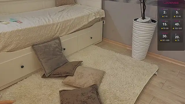 Snapshot of Nicole_Hampton chatting on 03.10.25 Nicole Hampton online show from 03.10.25