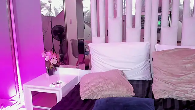 Cloee Rainbow1 online show from 03.13.25