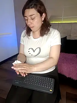 Snapshot of _michonne_ chatting on 10.02.25 michonne online show from 10.02.25