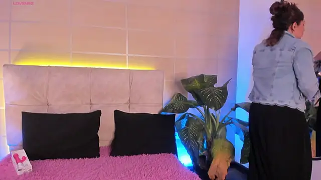 Snapshot of _michonne_ chatting on 11.10.25 michonne online show from 11.10.25