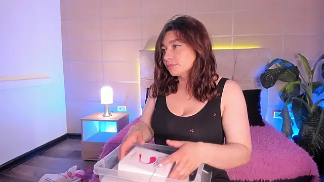 Snapshot of _michonne_ chatting on 11.15.25 michonne online show from 11.15.25