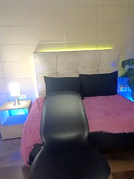 Snapshot of _michonne_ chatting on 11.28.25 michonne online show from 11.28.25