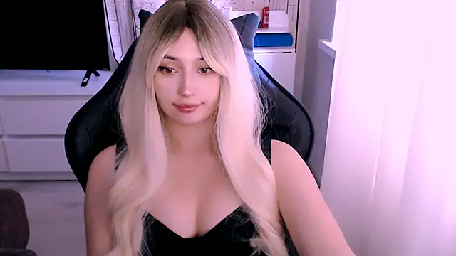 beauty blonde online show from 10.17.25