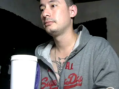 Snapshot of vampireathome chatting on 09.09.25 vampireathome online show from 09.09.25