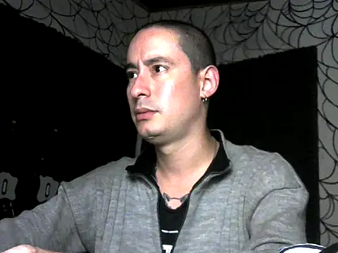 Snapshot of vampireathome chatting on 11.25.25 vampireathome online show from 11.25.25