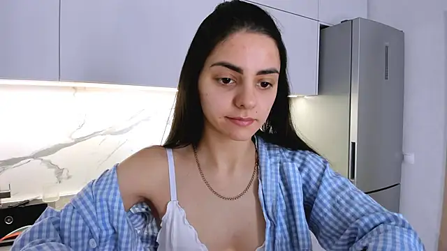 Snapshot of EmiliaZen chatting on 03.02.25 EmiliaZen online show from 03.02.25