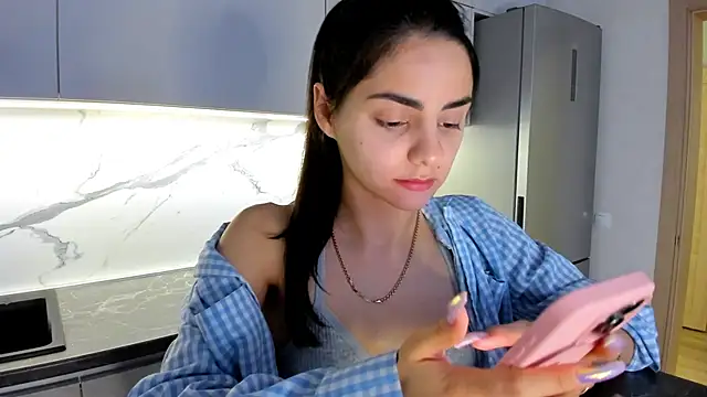 Snapshot of EmiliaZen chatting on 03.18.25 EmiliaZen online show from 03.18.25