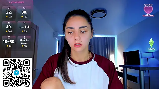 Snapshot of EmiliaZen chatting on 09.13.25 EmiliaZen online show from 09.13.25