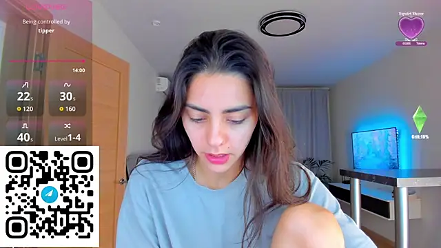 Snapshot of EmiliaZen chatting on 10.25.25 EmiliaZen online show from 10.25.25