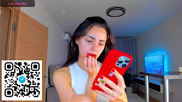 Snapshot of EmiliaZen chatting on 11.09.25 EmiliaZen online show from 11.09.25