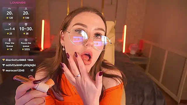 Snapshot of DivineJass chatting on 03.11.25 DivineJass online show from 03.11.25