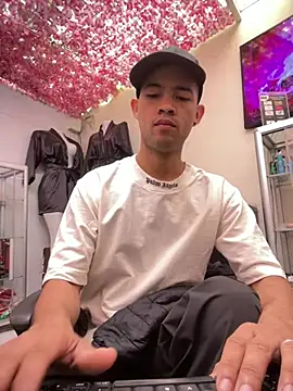 Twink X online show from 02.17.25