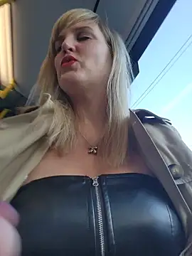 Sexybiene969 online show from 10.24.25