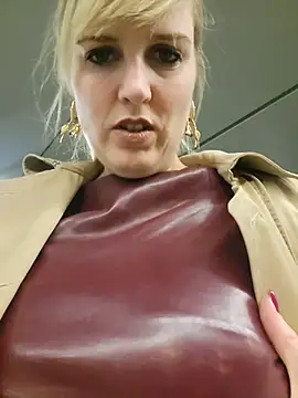 Sexybiene969 online show from 10.29.25