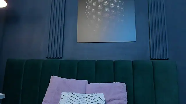 scarlet edwars online show from 09.27.25